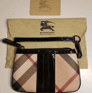 Brand New Burberry Nova Plaid Check Wristlet